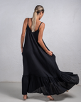 Vestido largo Leyla de MIRA Boutique, rayón crepe negro con tirantes ajustables – foto 5